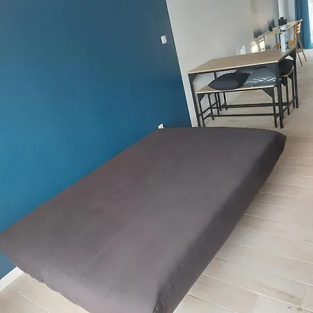 Plain Pied, Avec Mezzanine Et Espace Exterieur 10min Puy Du F *