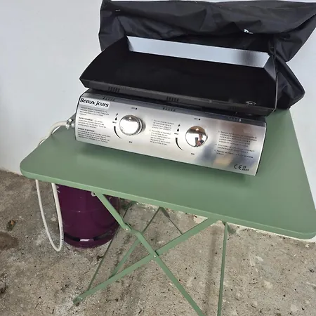 Plain Pied, Avec Mezzanine Et Espace Exterieur 10min Puy Du F Nyaraló