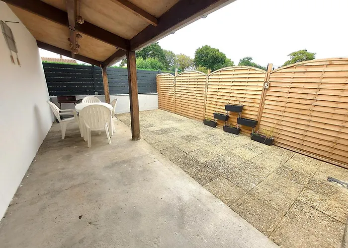 Plain Pied, Avec Mezzanine Et Espace Exterieur 10min Puy Du F Les Herbiers