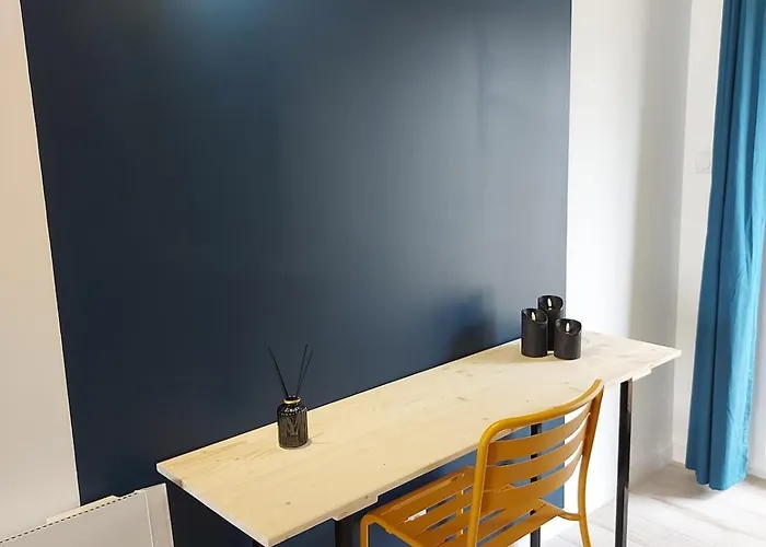 Plain Pied, Avec Mezzanine Et Espace Exterieur 10min Puy Du F *